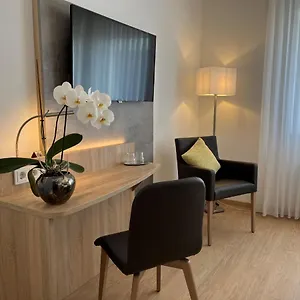 Garni Geisler 3* Cologne