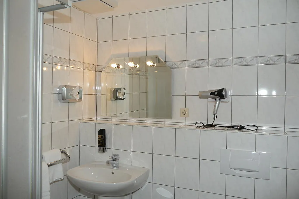 Erbenholz Hotel Laatzen 3*,